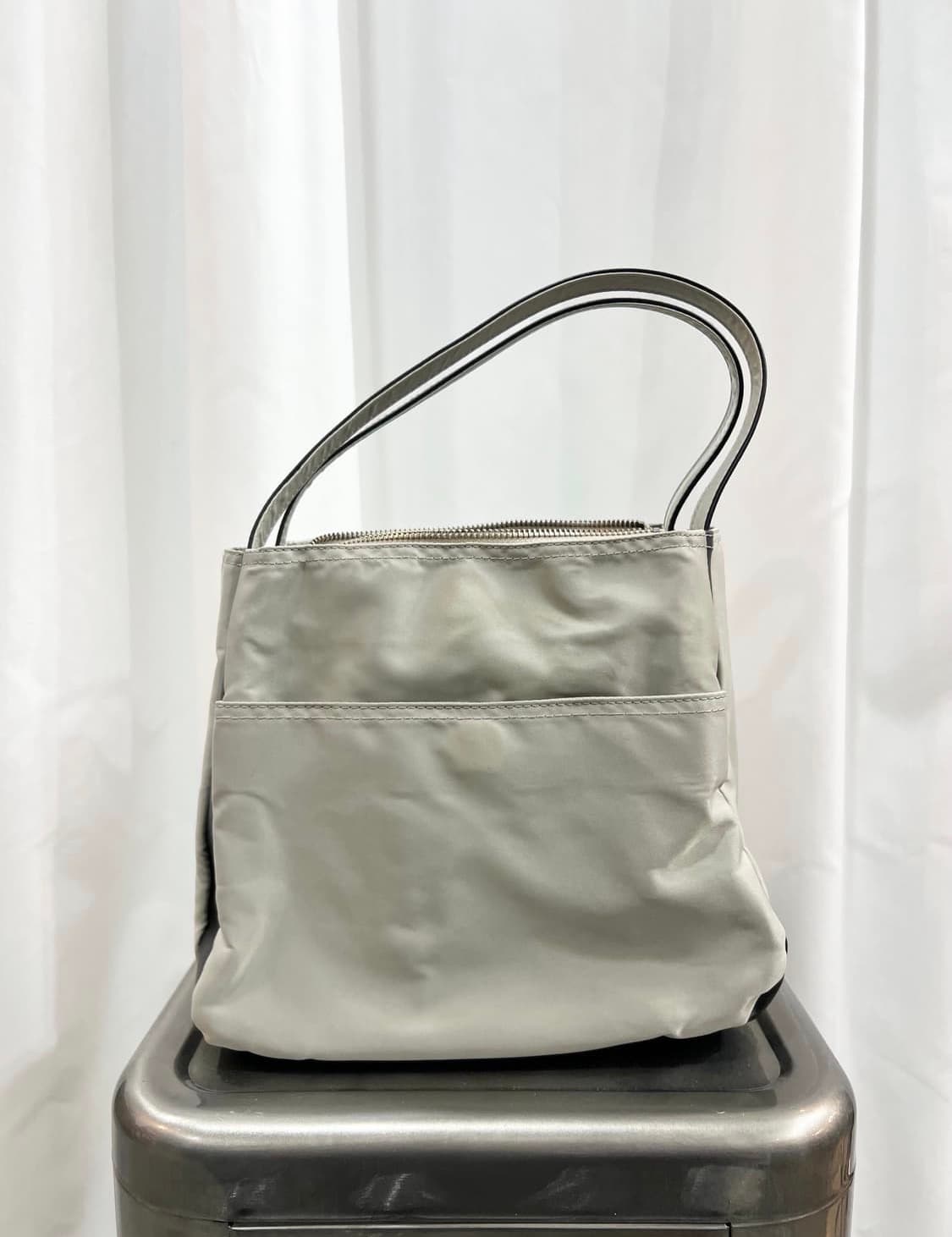 y'saccs gray shoulder bag 상품이미지3