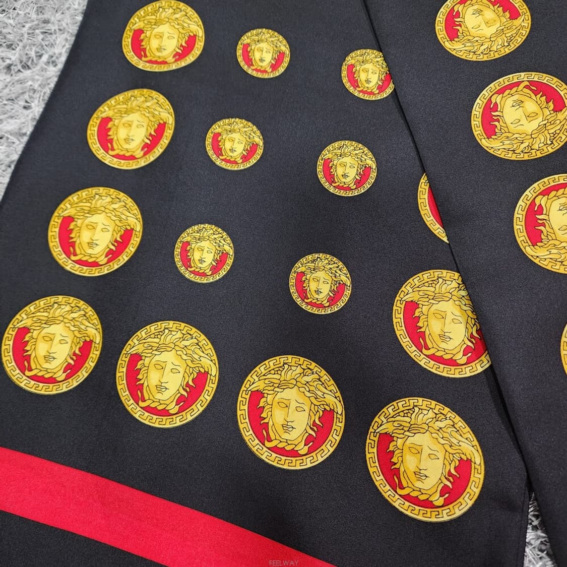 베르사체 실크 스카프 상품이미지3