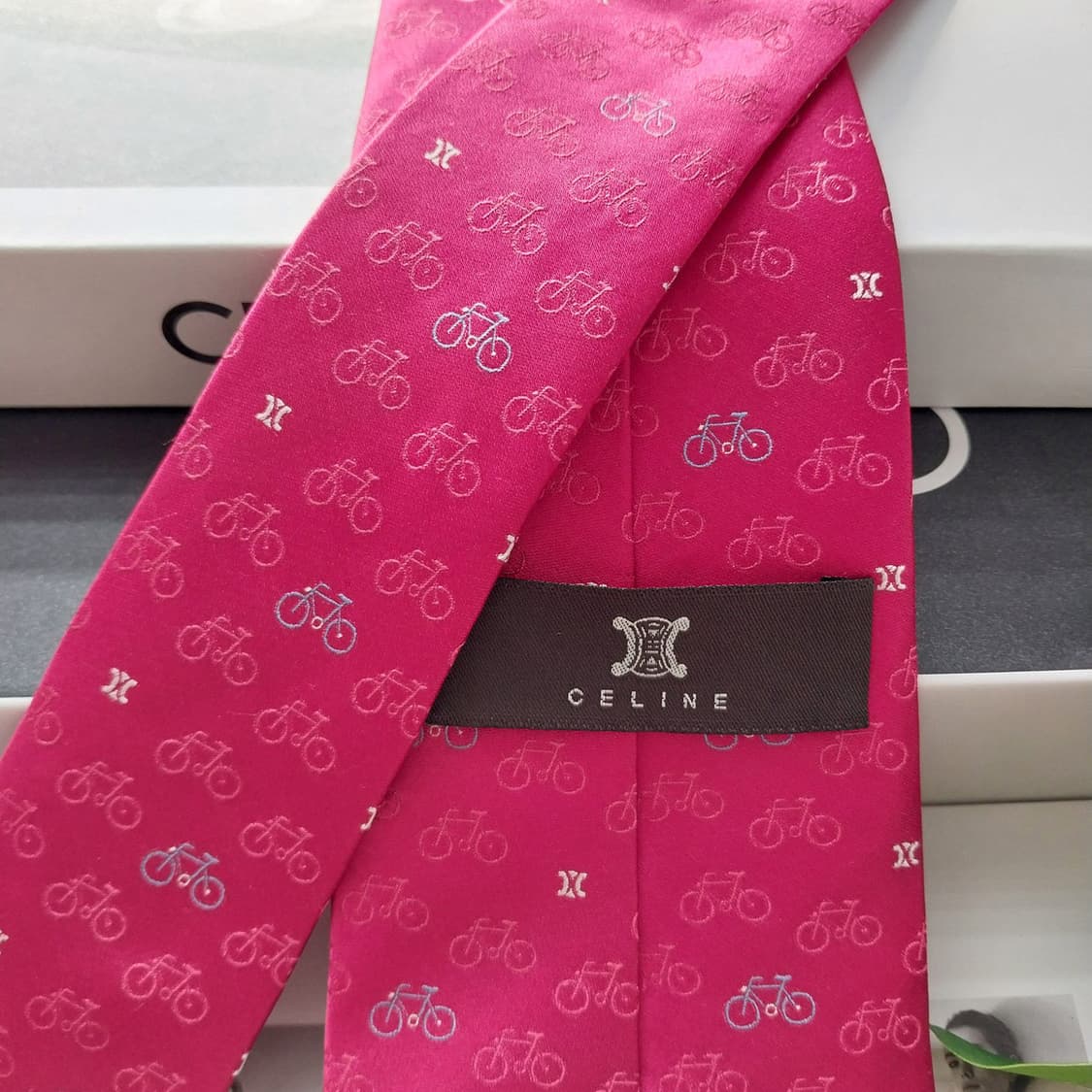 셀린느 실크 레드 자전거 트리오페 넥타이 8.6cm A+등급 K1824
 상품이미지5