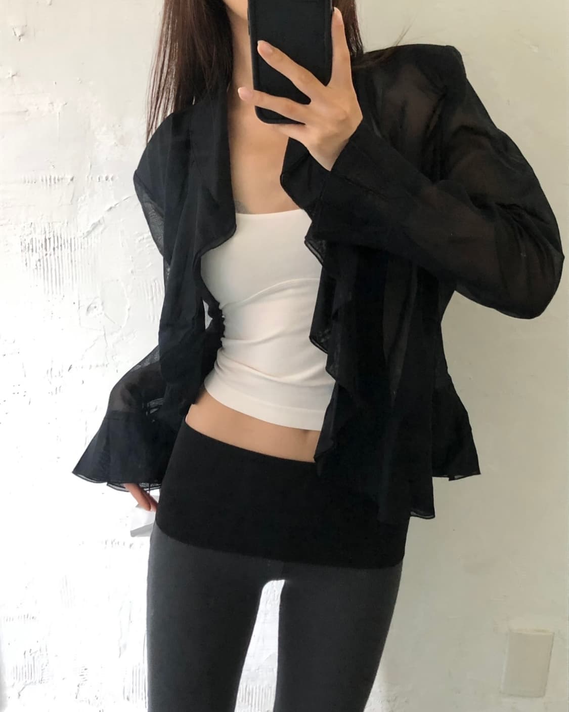 Specchio 스피치오 블랙 레이온 프릴 가디건 상품이미지1