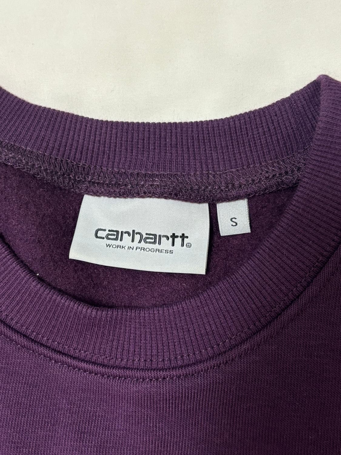 칼하트 맨투맨 퍼플 컬러 상품이미지2
