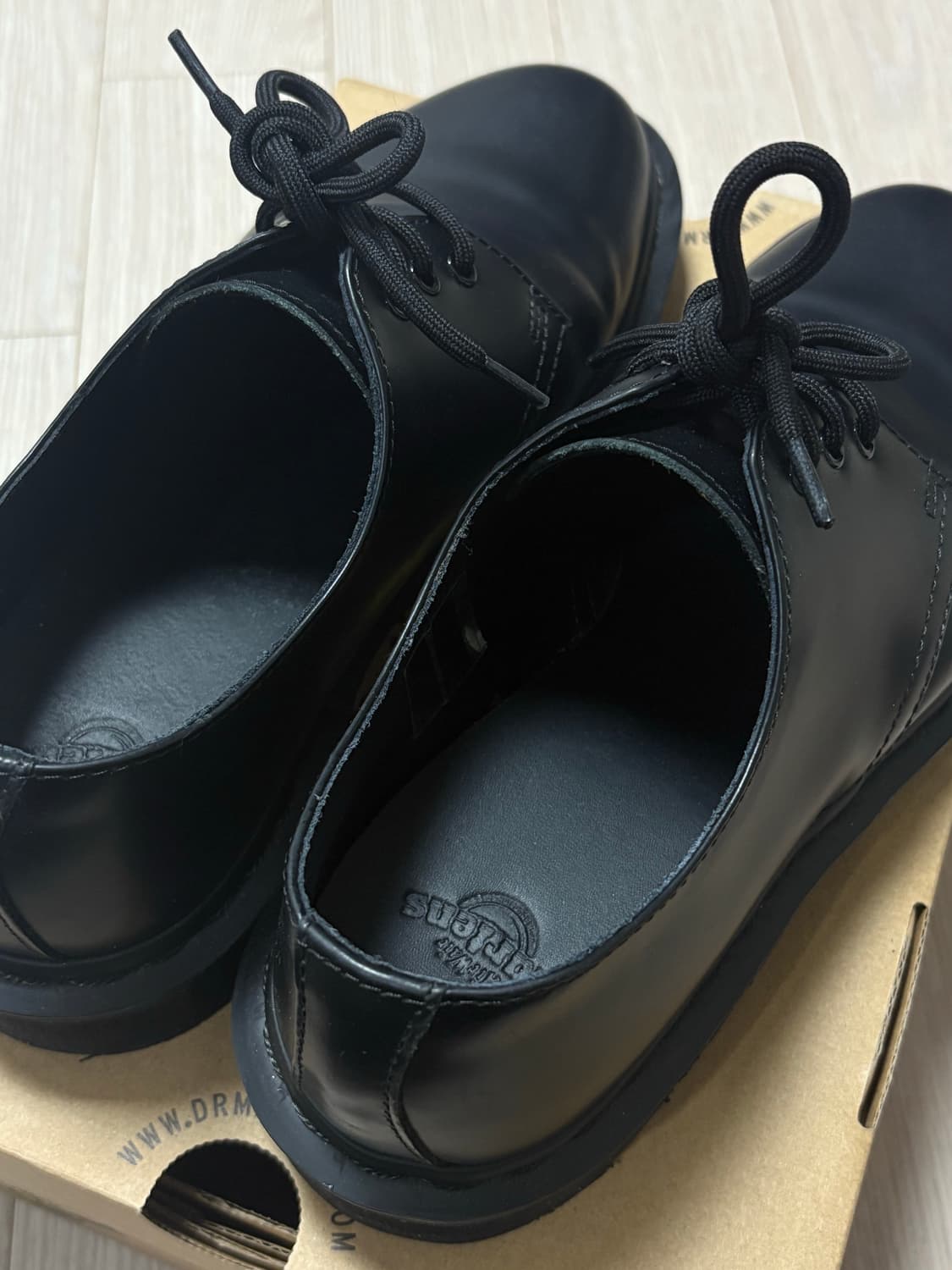 닥터마틴 1461 3홀 모노 블랙 240 상품이미지3