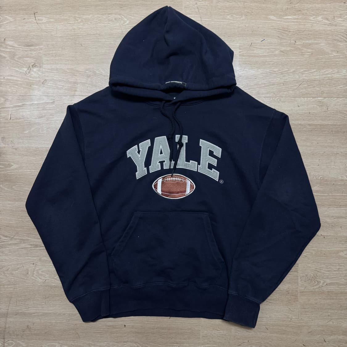 예일 자수로고 후드티 상품이미지1