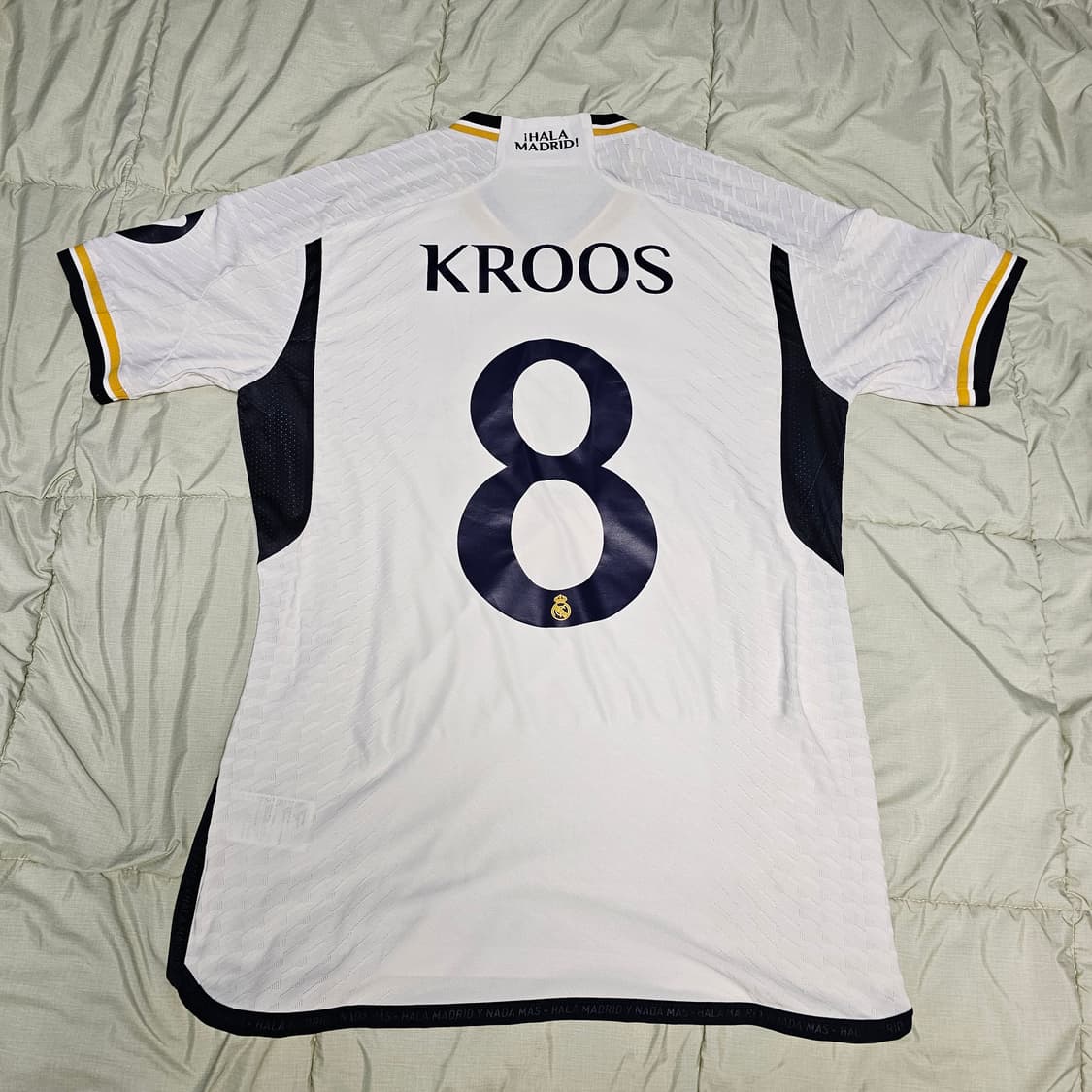 [M] 레알마드리드 23/24 홈 어센틱 유니폼  No.8 Kroos 상품이미지2