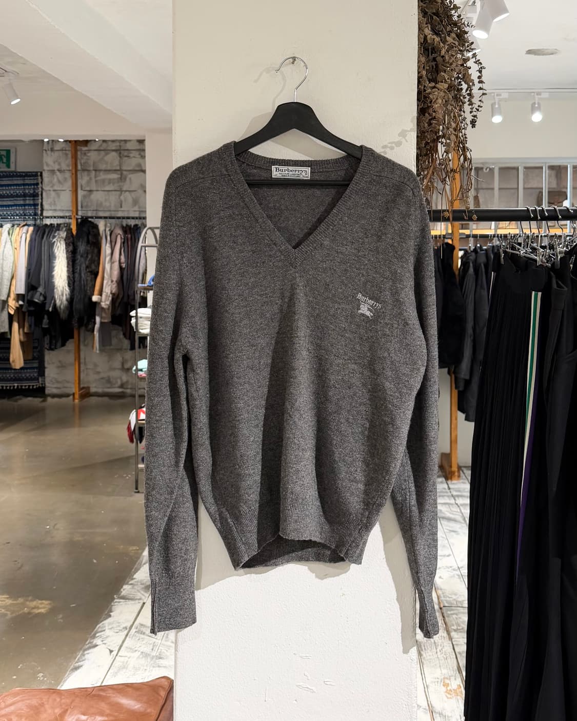 버버리 그레이 램스울 브이넥 니트 상품이미지1