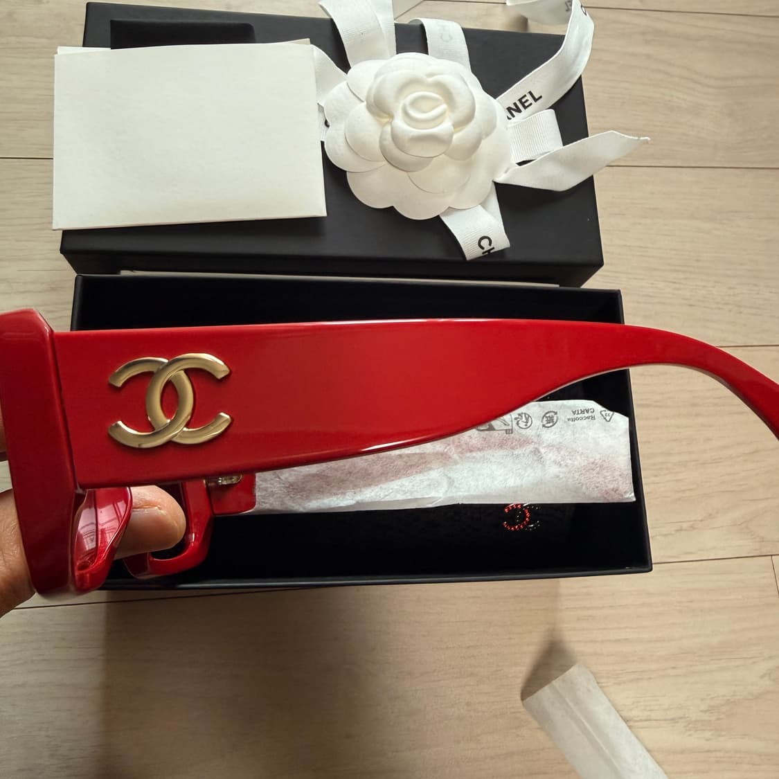 CHANEL 샤넬 선글라스 레드/골드 새상품 (남녀 공용) 상품이미지8