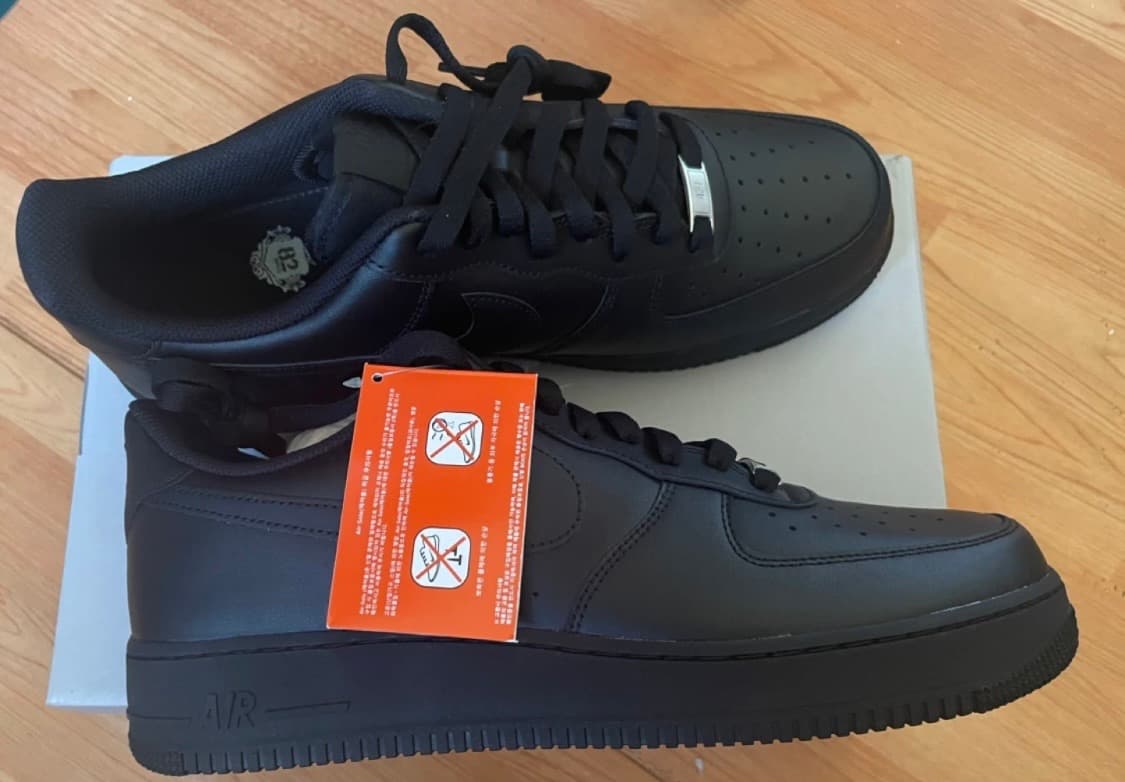 275) 나이키 에어포스 로우 트리플 블랙 올검포스 새상품 팝니다 상품이미지2