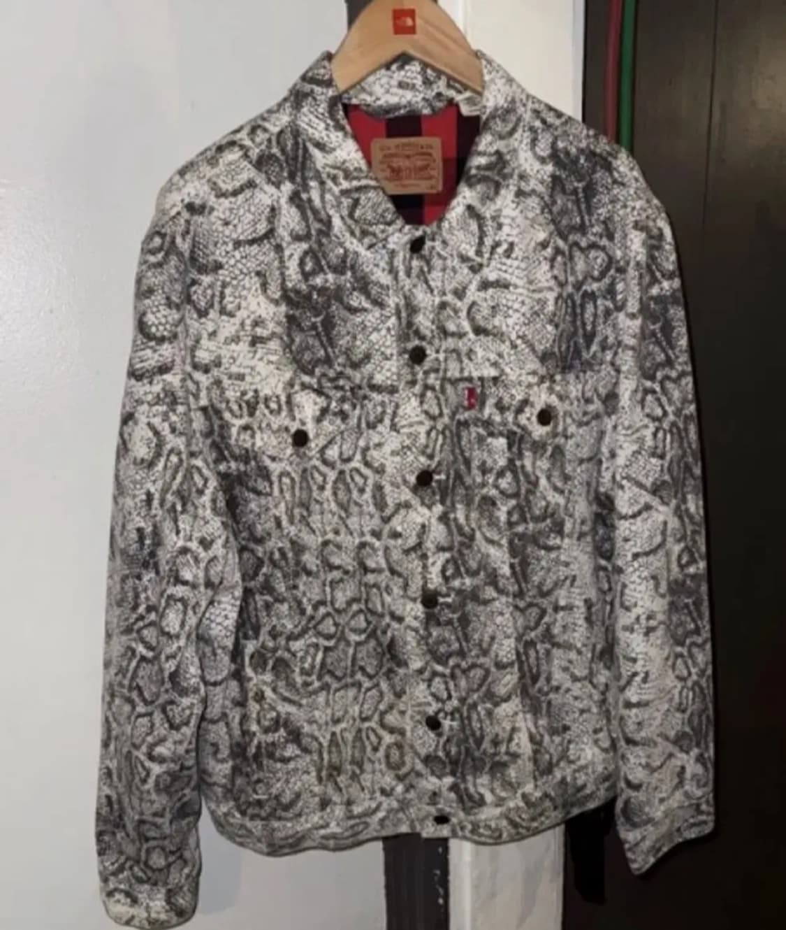 [정품] 슈프림X리바이스 슈프림 
콜라보 파이톤 자켓 L 상품이미지1