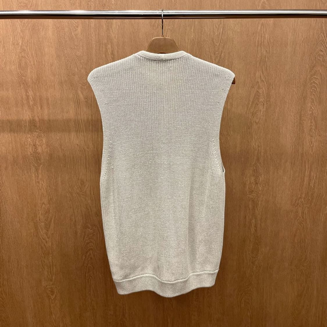 코스 니트 슬리브리스 롱 가디건 지퍼 클로징 더블 포켓 디테일 그레이 상품이미지3