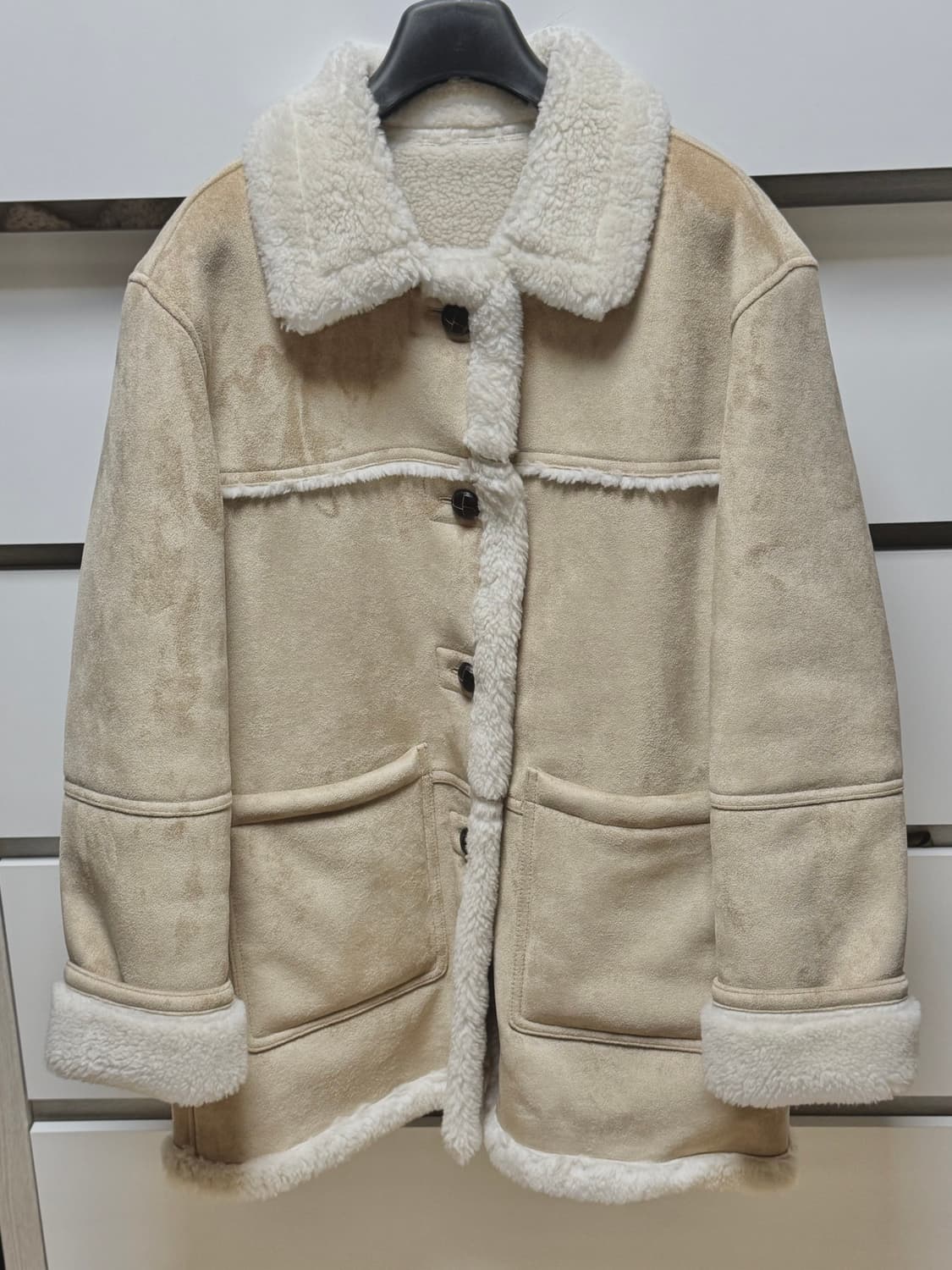 틸아이다이 울시어링 스웨이드 무스탕 코트 베이지 상품이미지5