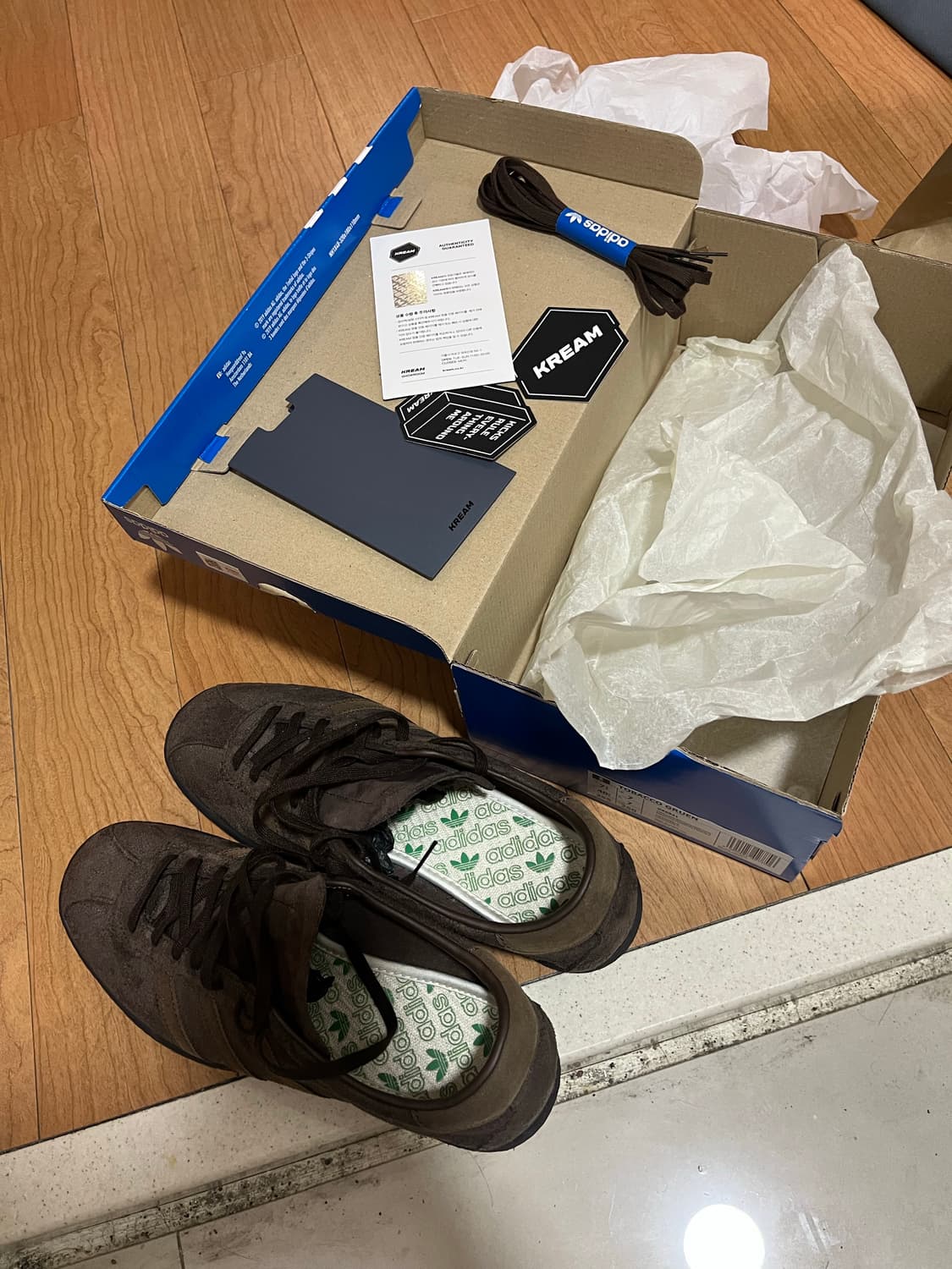 아디다스 토바코 그루엔 다크브라운 255사이즈 팝니다 상품이미지3