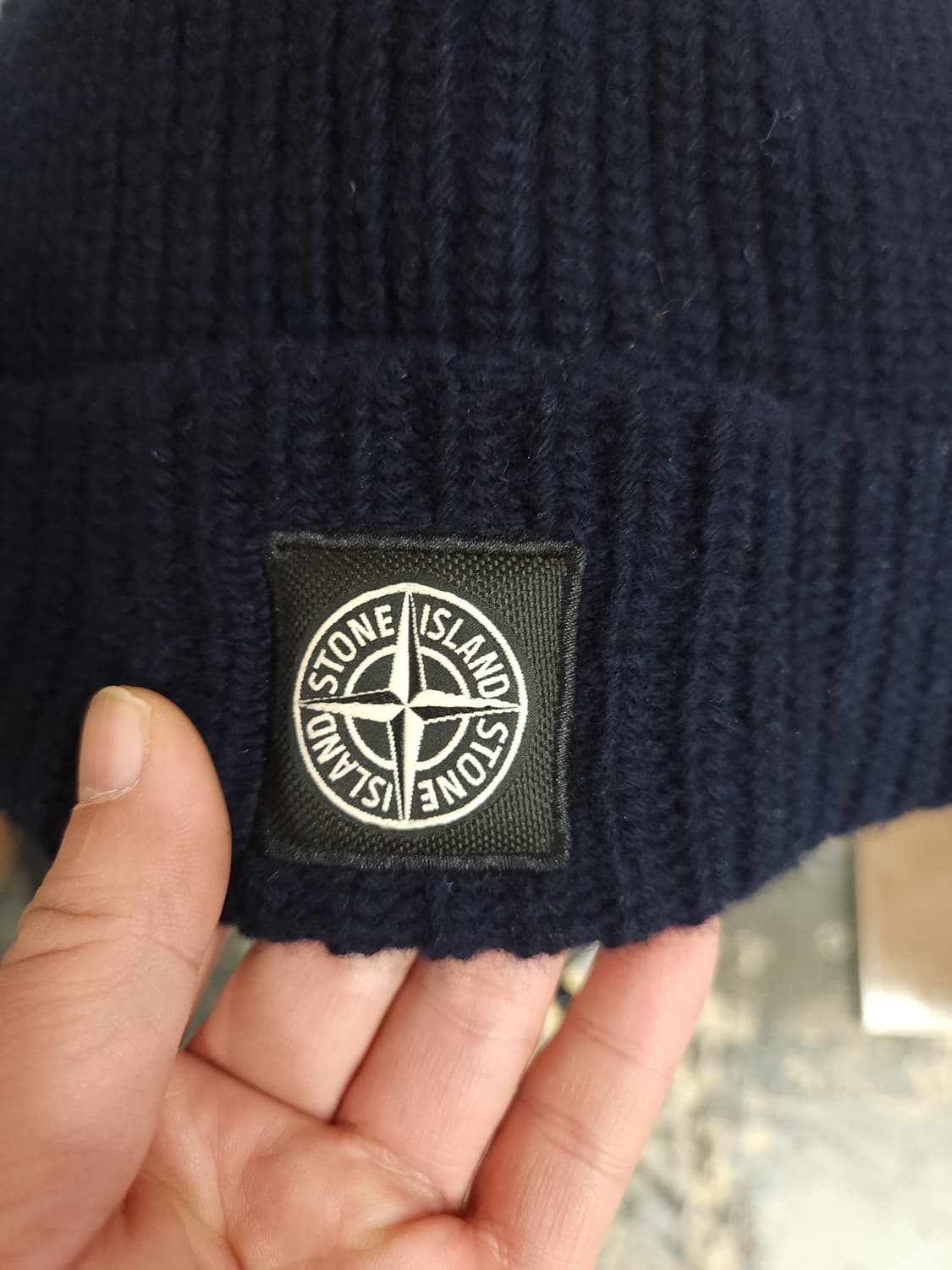 스톤아일랜드 자수로고 울 니트 비니

 상품이미지2