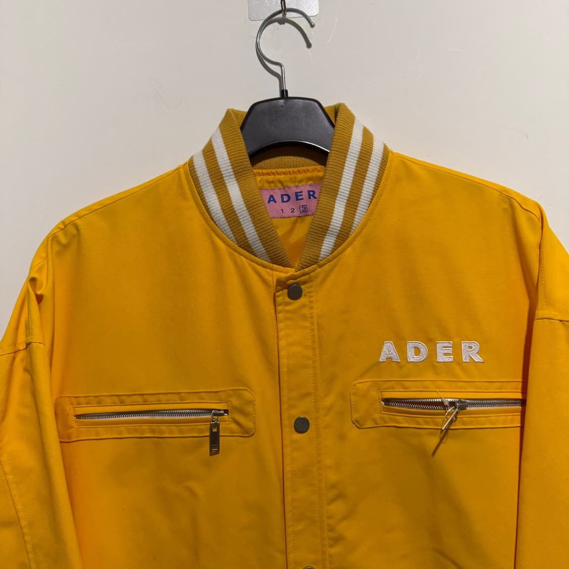 아더에러 핑크 홀리데이 바시티 자켓 상품이미지2