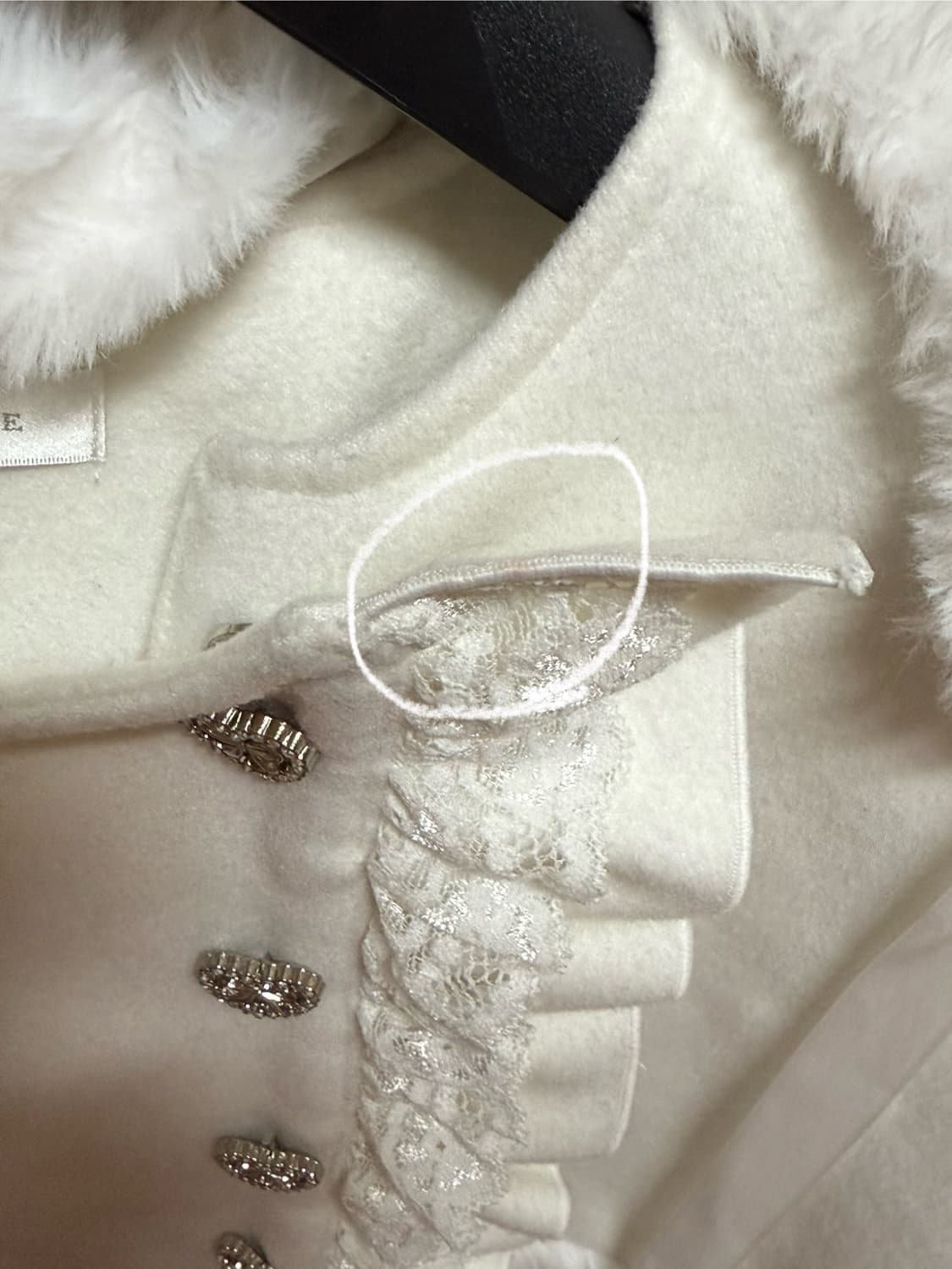 디어마이러브 디마럽 화이트 퍼 케이프 판쵸 하트 큐빅 stc 진리 핑크 상품이미지6