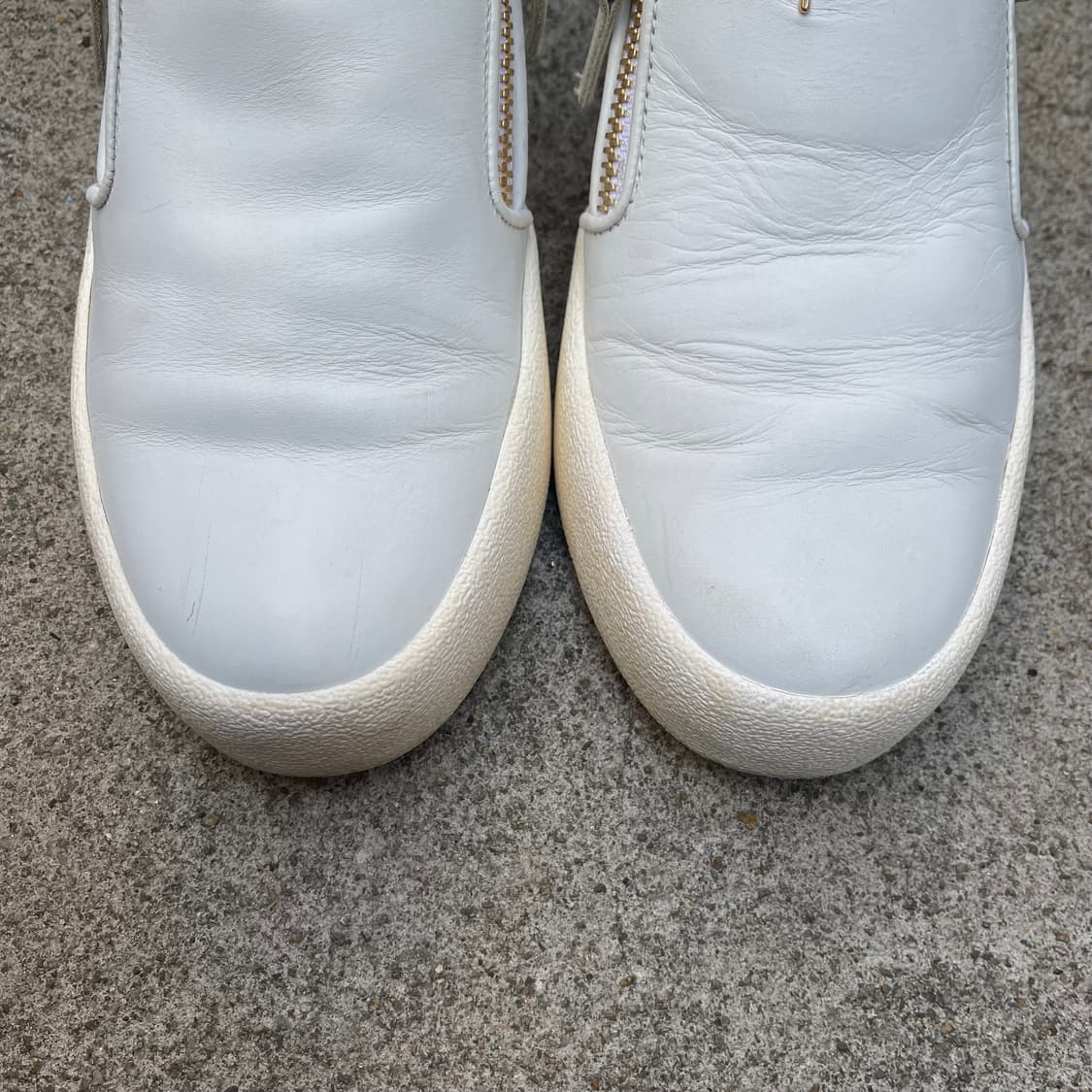 [40.5] Giuseppe Zanotti 지퍼 디테일 레더 슬립온 상품이미지3