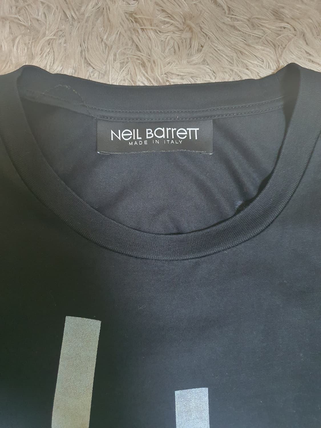 닐바렛 모나리자 컷팅 반팔 티 사이즈 105 상품이미지2