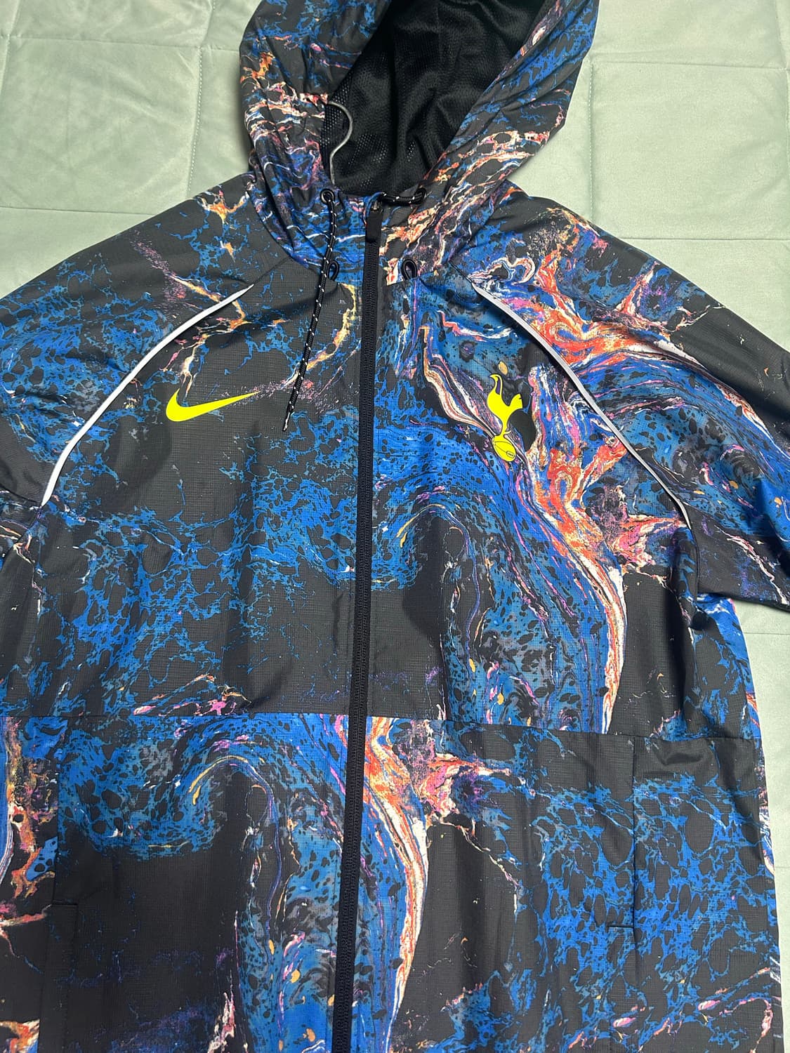 토트넘 나이키 바람막이 상품이미지1