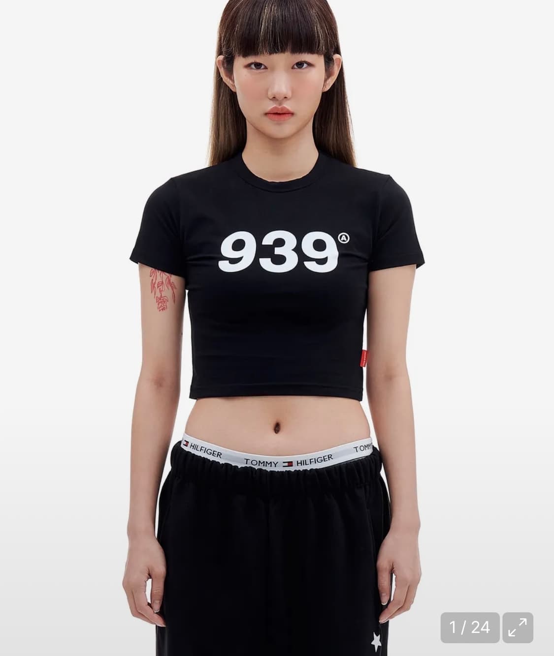 939 LOGO CROP TOP (BLACK) 상품이미지1