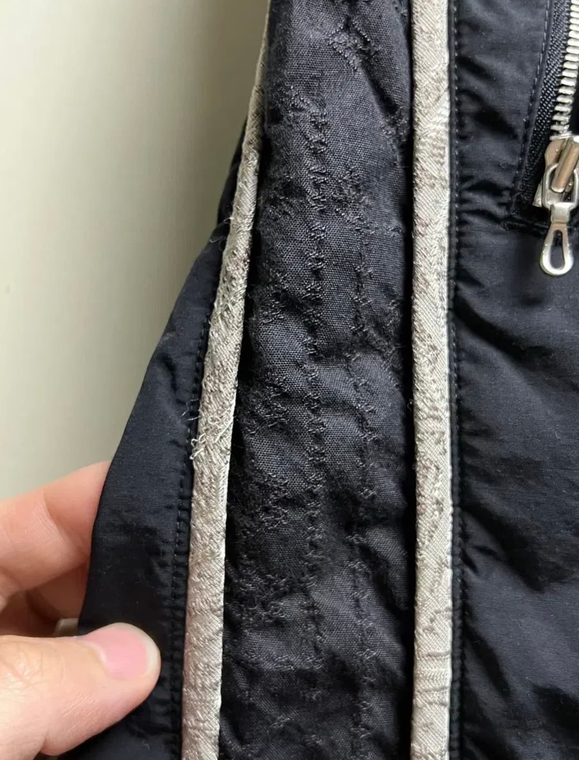 [4] 폴리테루 1011 나일론 트랙 팬츠 플로럴 파이프드 블랙 상품이미지3