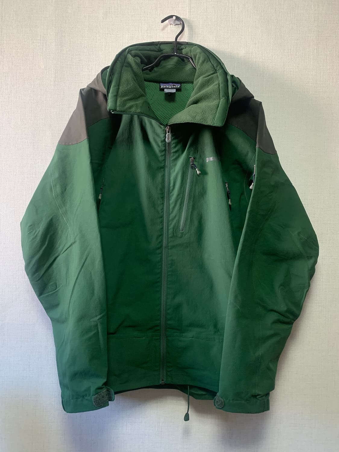 파타고니아 03s 화이트 스모크 자켓 상품이미지1