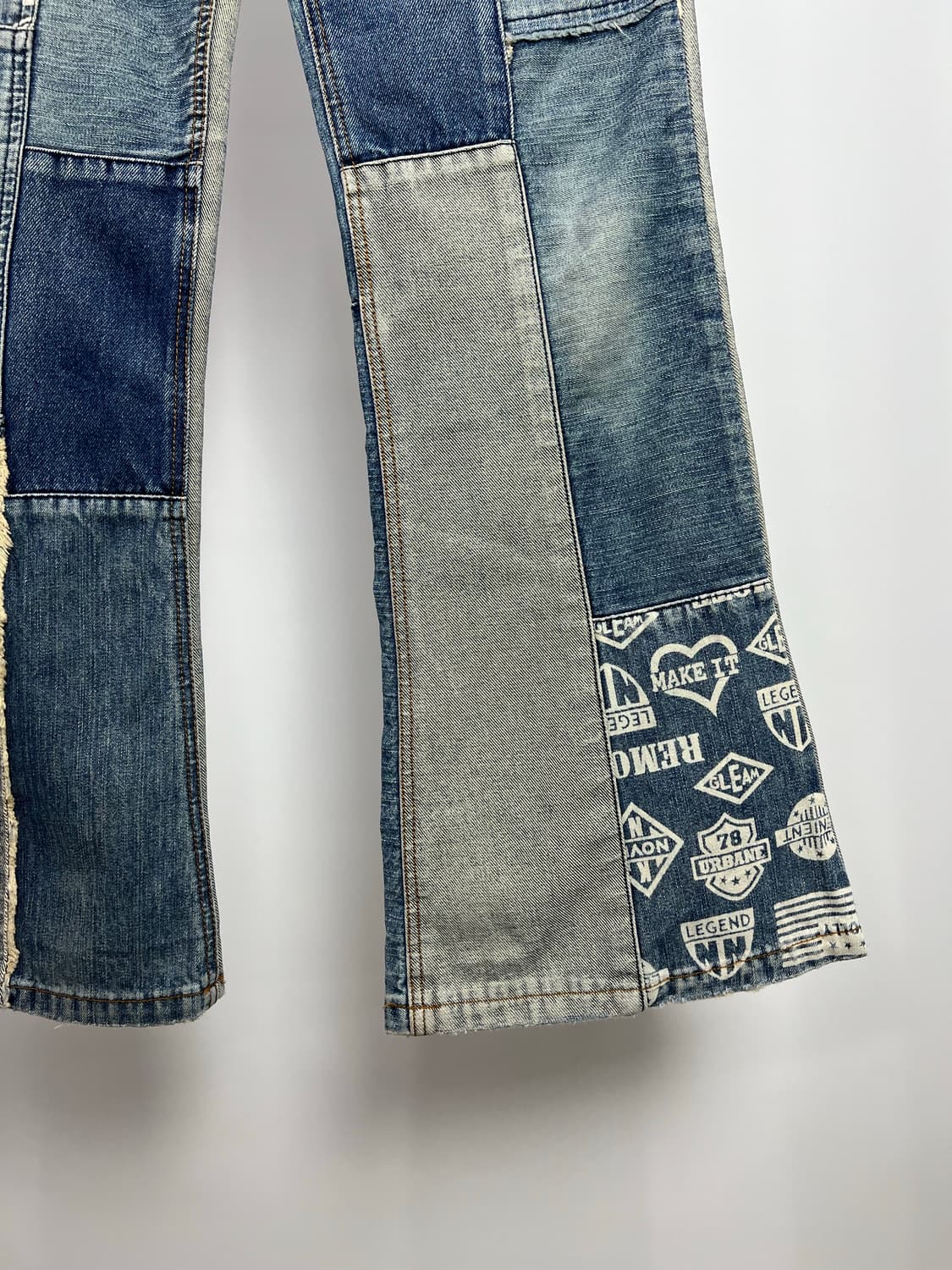 BACK & FORTH 패치워크 부츠컷 데님 팬츠 상품이미지4