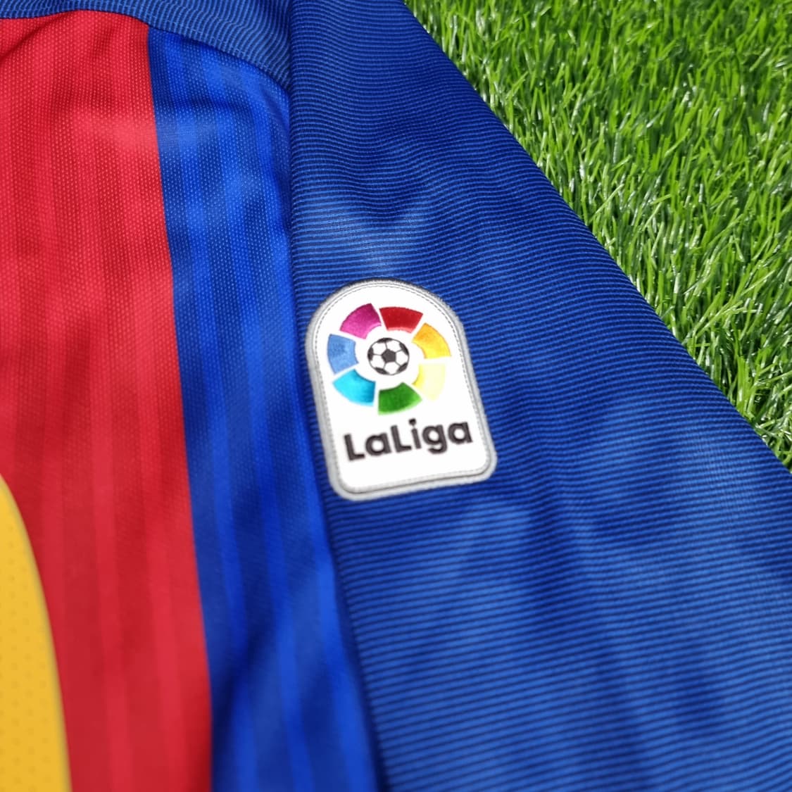 16-17시즌 바르셀로나 홈 유니폼 #10 메시 상품이미지4