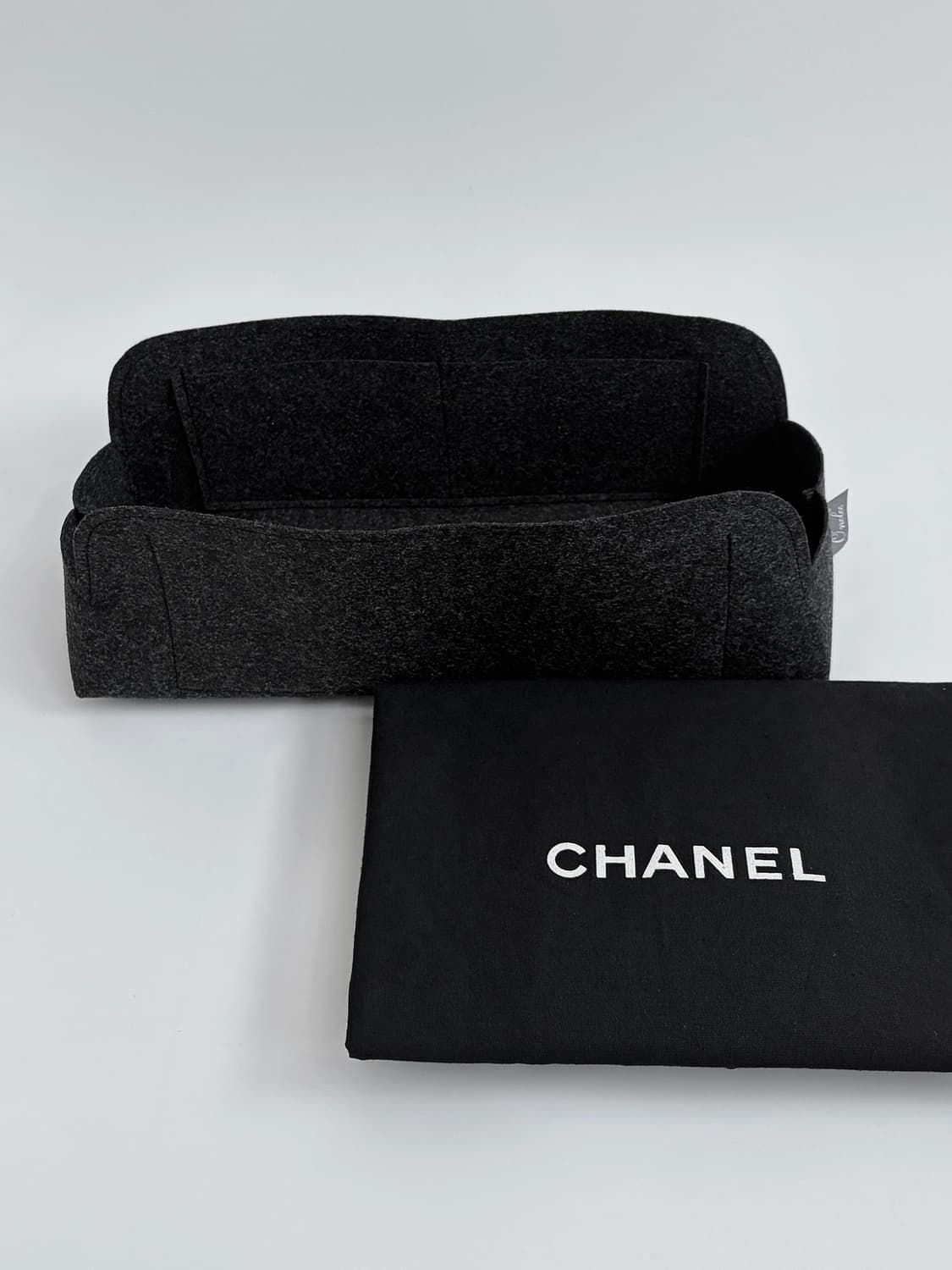 샤넬 뉴트래블라인 바게트 토트백 판매합니다. 상품이미지9