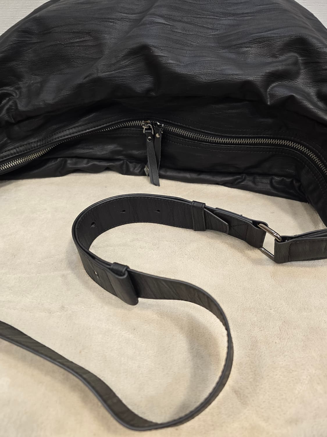 도프제이슨 DOFFJASON 크링클 레더 크로스백 블랙 상품이미지6