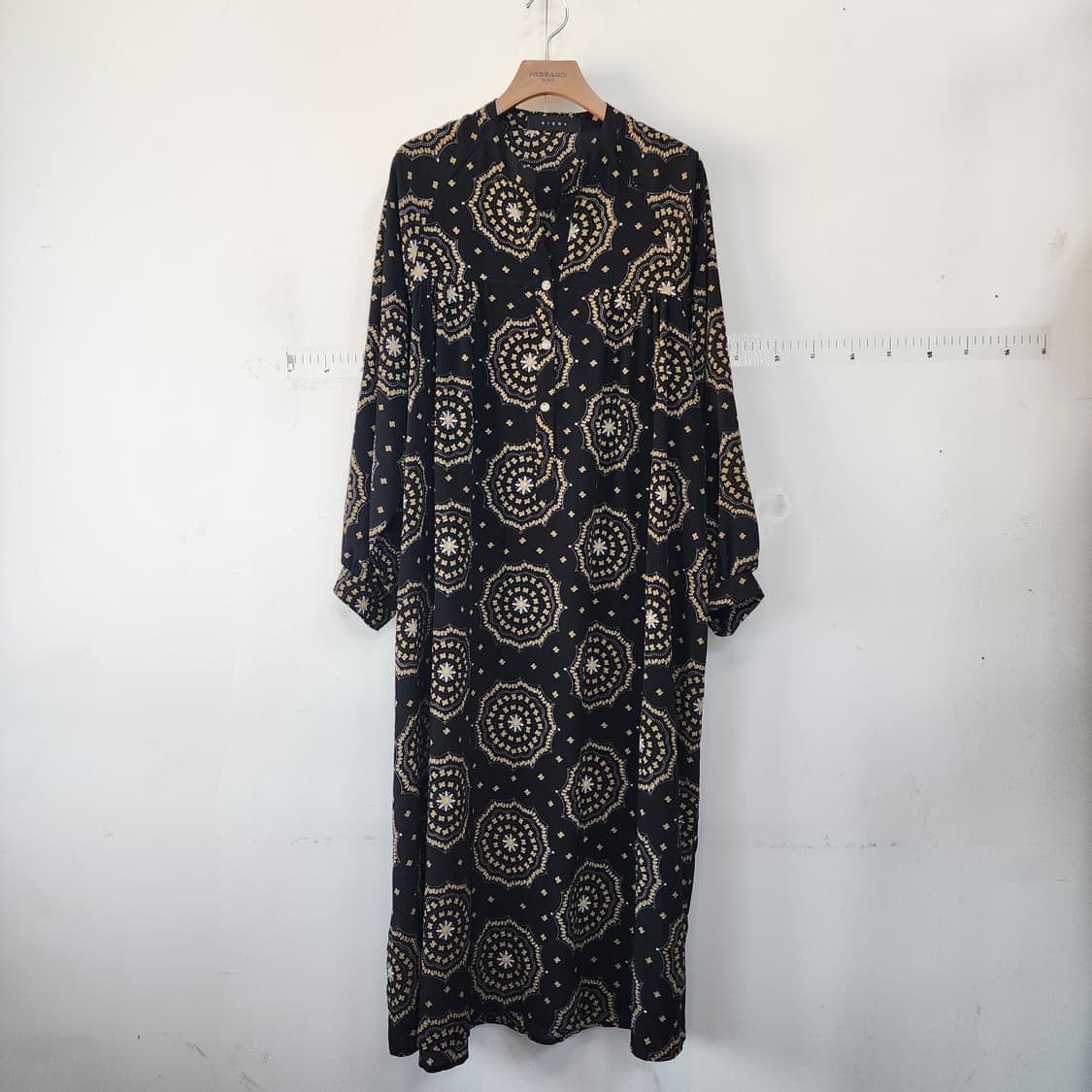 KIENA 키에나 블랙 패턴 롱 원피스 상품이미지1