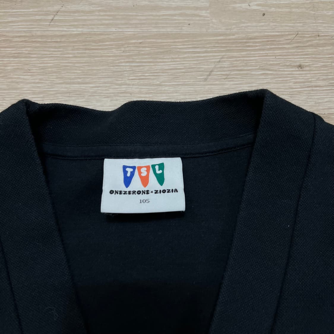 지오지아 원제로원 콜라보 미니멀 니트 가디건 [블랙] XL/105 상품이미지4