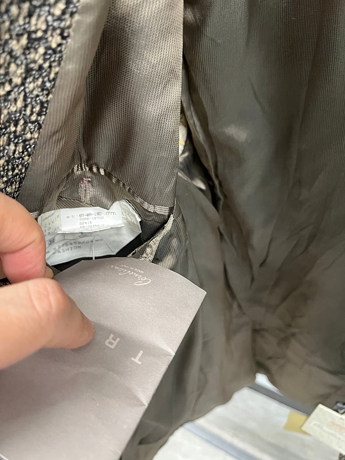 105) 꼬르넬리아니 트위드 울자켓  상품이미지9