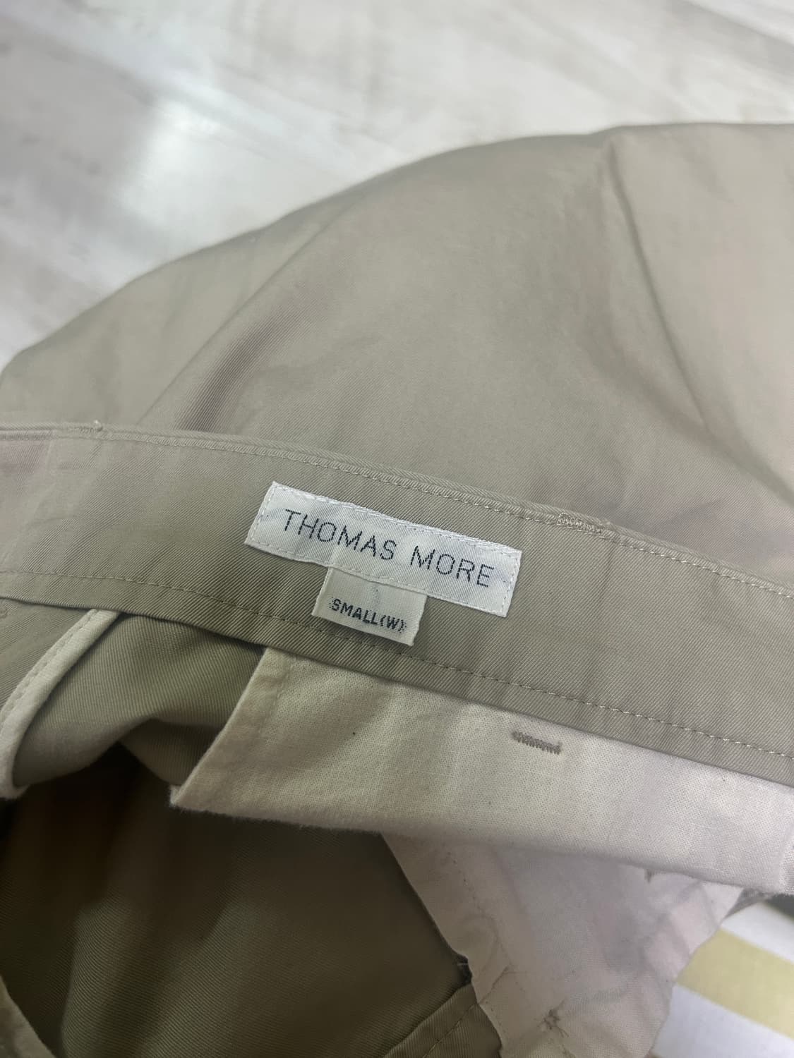 [SW] 토마스모어 카키 투턱 치노 팬츠 상품이미지3