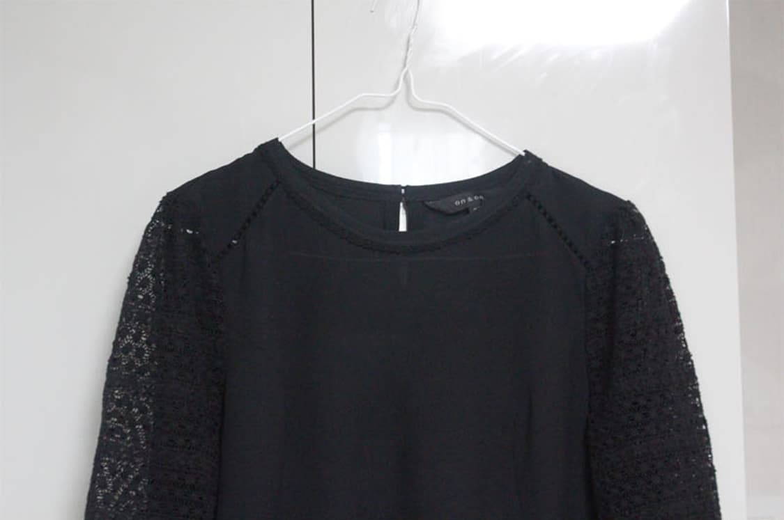 온앤온 블라우스 55사이즈 블라우스55 레이스블라우스 검정블라우스 상품이미지2