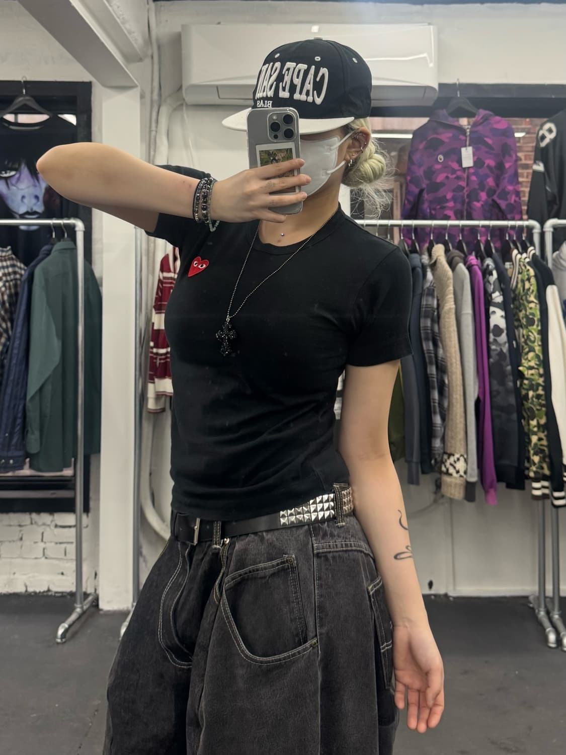 꼼데가르송 플레이 레드와펜 티셔츠 상품이미지5