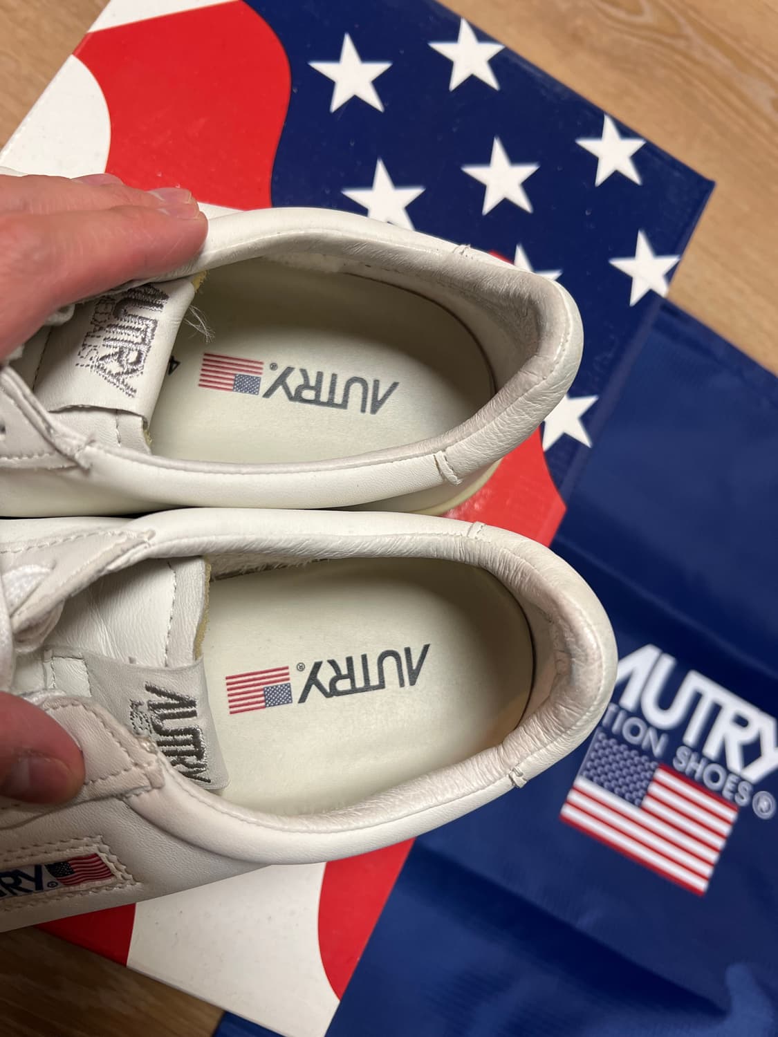 오트리 스니커즈 상품이미지4