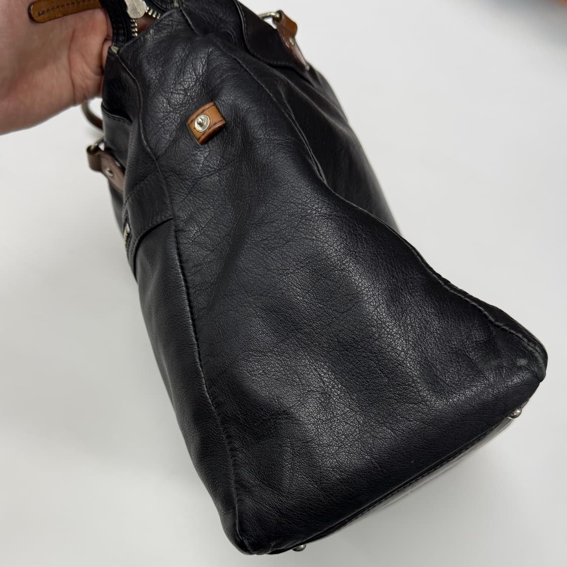 Margaret Howell two-tone leather bag  상품이미지4