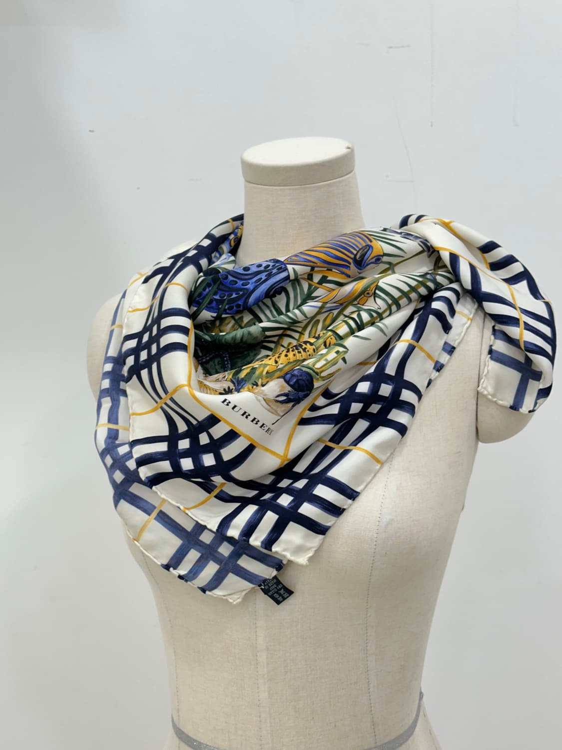 버버리 실크 사각 스카프 상품이미지6