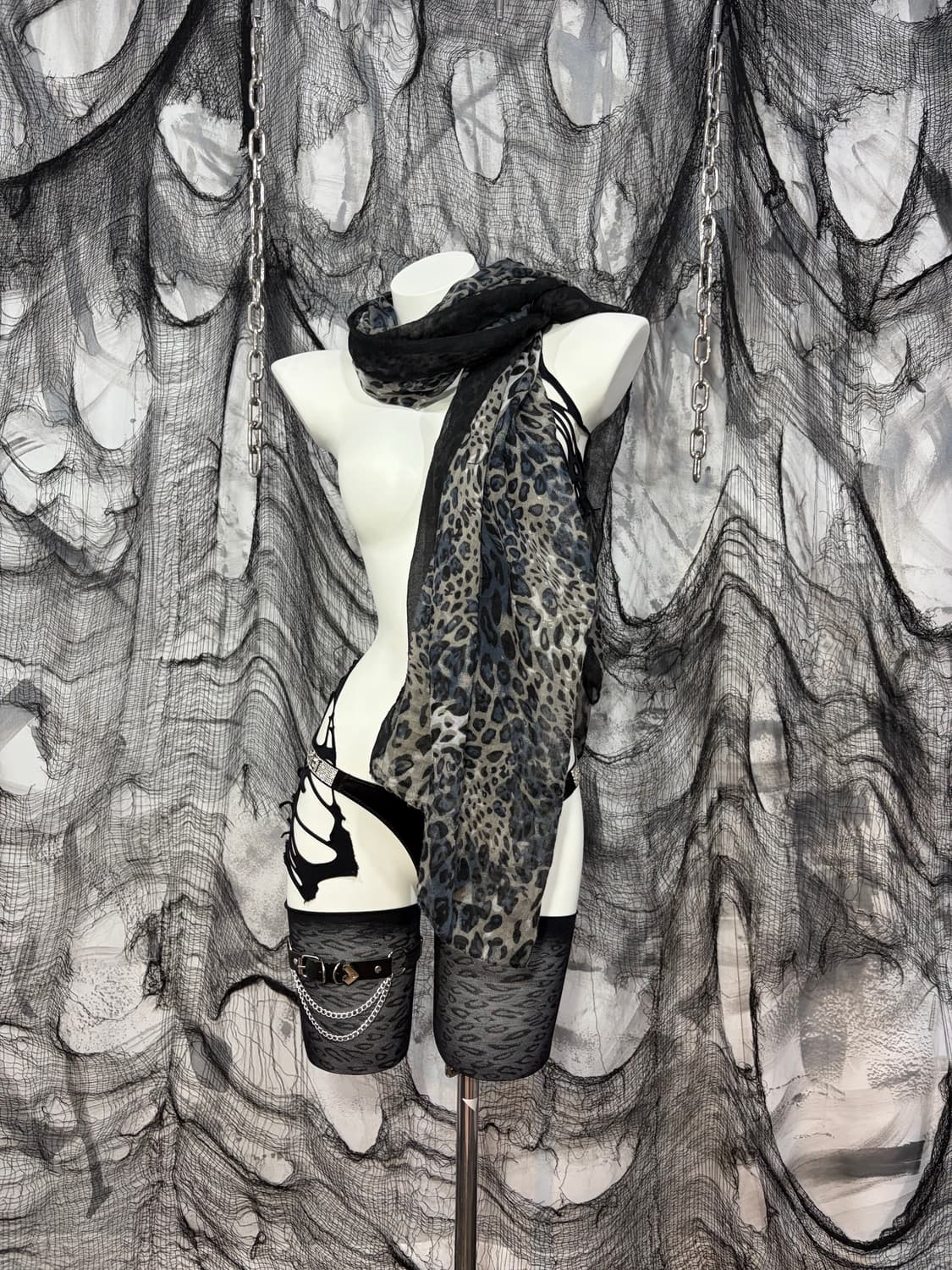 Leopard vtg silk scarf 상품이미지3