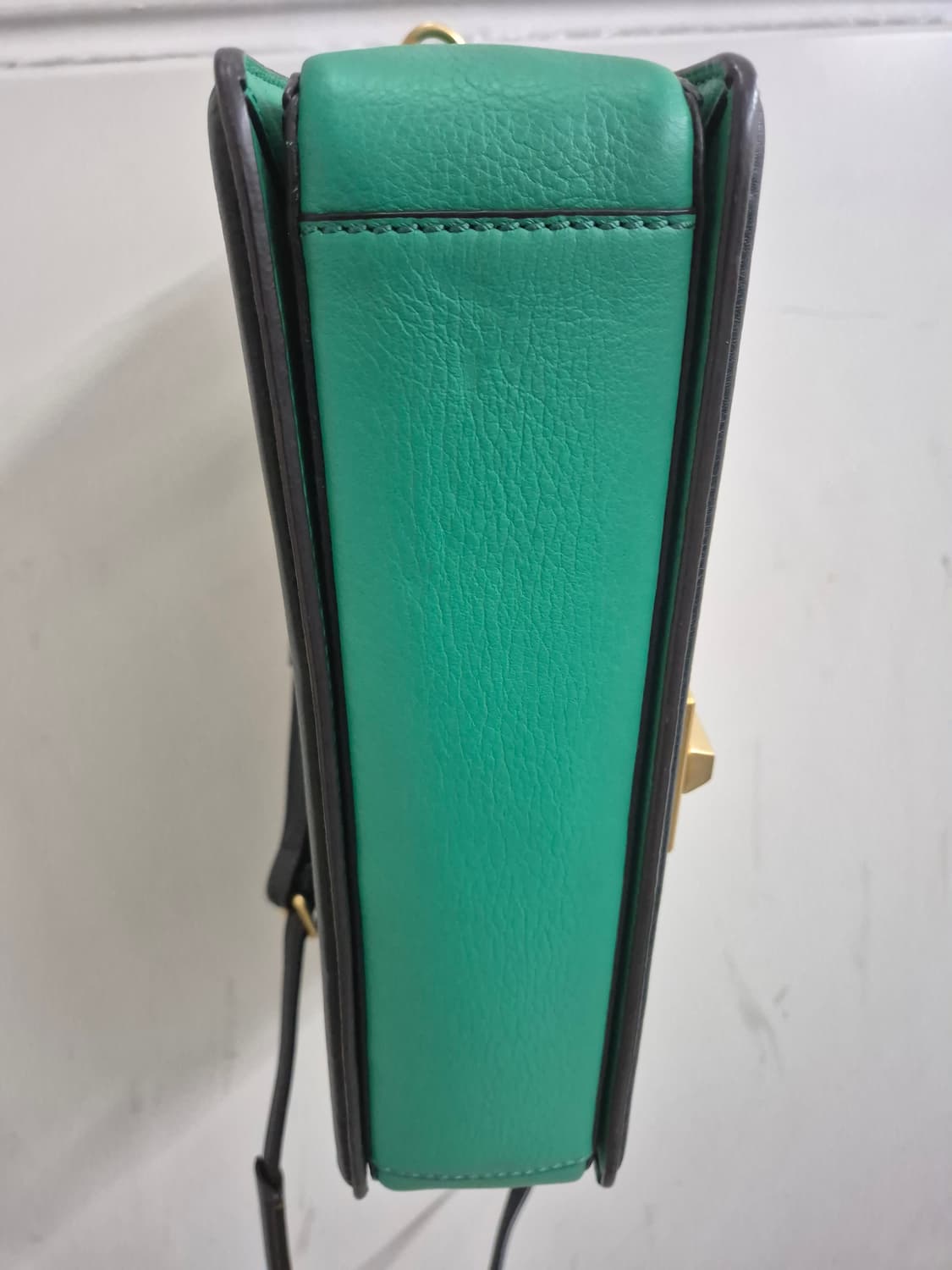 MCM 베로니카 비세토스 레더 탑 핸들 사첼백 상품이미지6