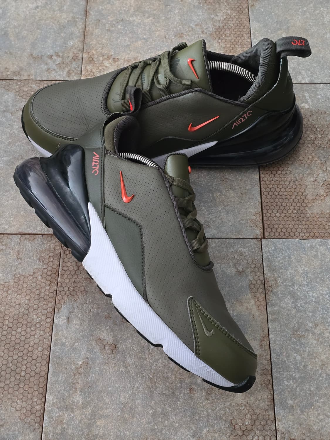 (265)나이키 에어맥스 270 프리미엄 레더 올리브 상품이미지7