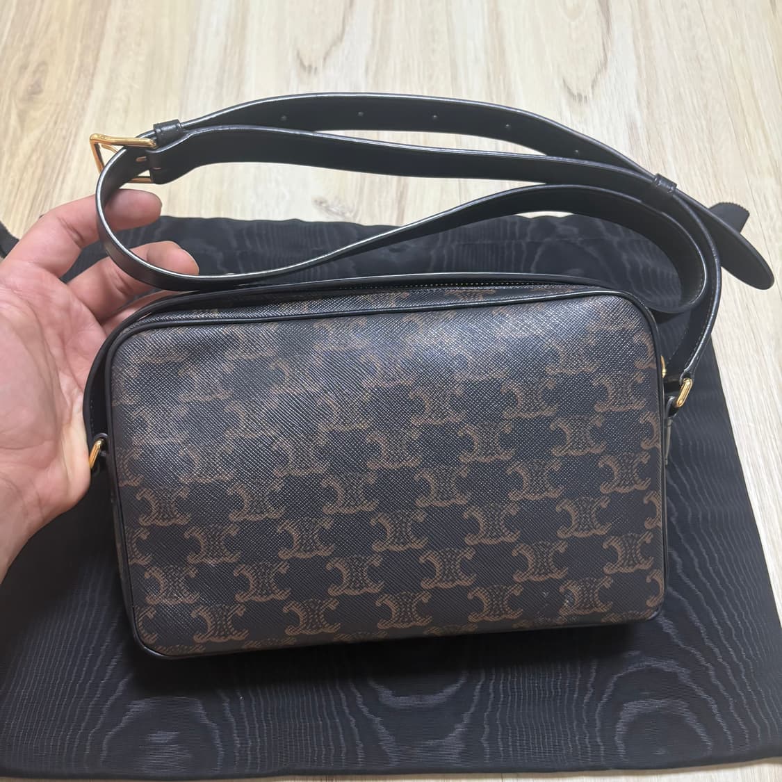 [새상품급] 셀린느 카메라백 상품이미지3