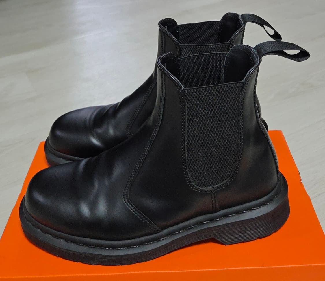 닥터마틴 2976 첼시 부츠 모노 상품이미지2