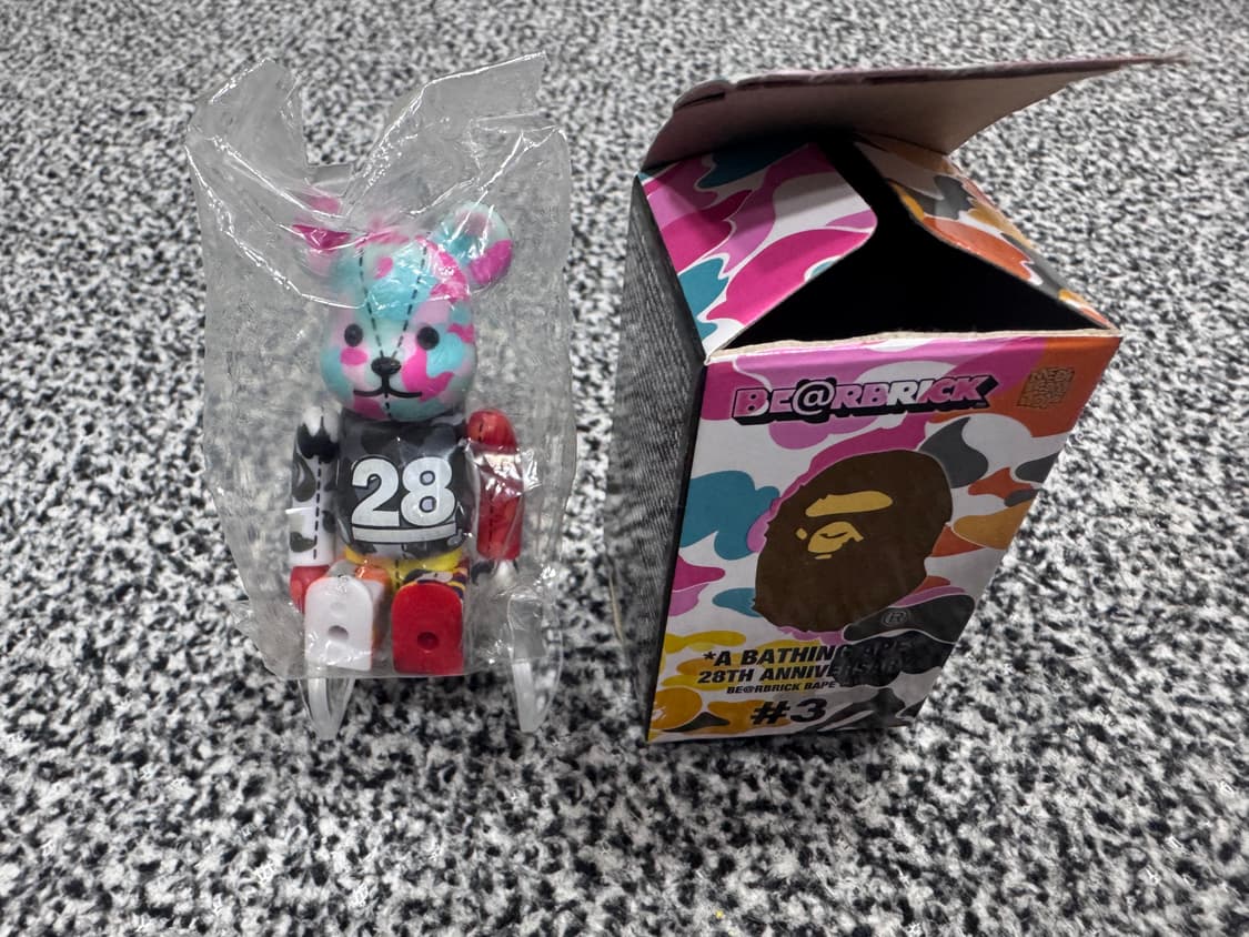 베어브릭 베이프 슈퍼시크릿 상품이미지1