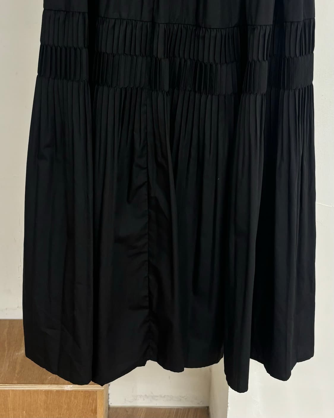 레나 에스파스 메르베이유 블랙 플리츠 롱 스커트 상품이미지3