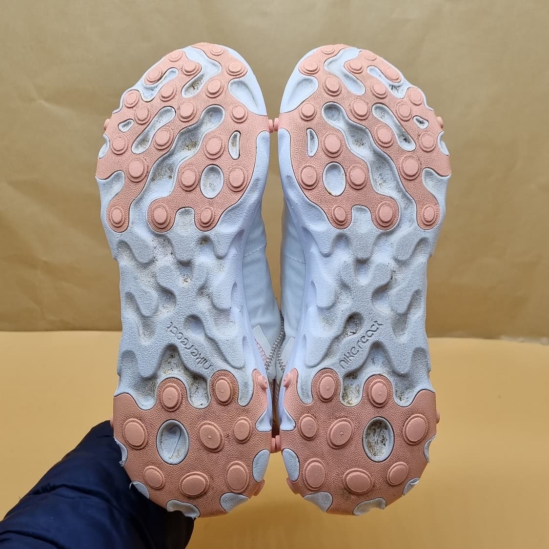 나이키 리액트 엘리먼트55 여성운동화235. 상품이미지3