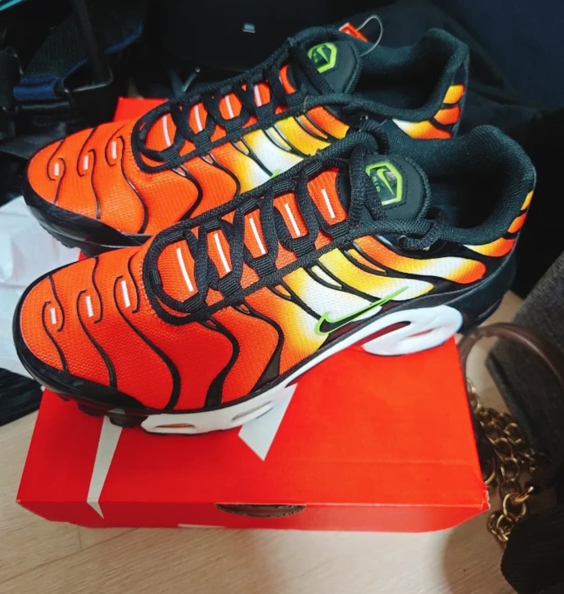 나이키 에어맥스 플러스 선셋 그라디언트 DR8581-800 상품이미지2