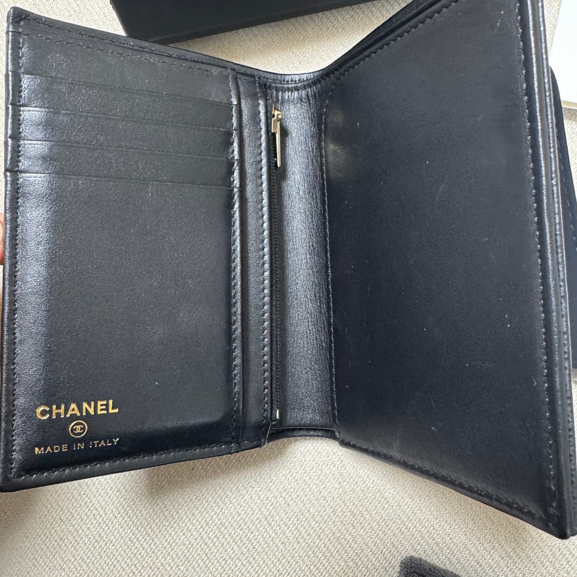 샤넬 클래식 여권지갑 반지갑 내장칩 상품이미지4