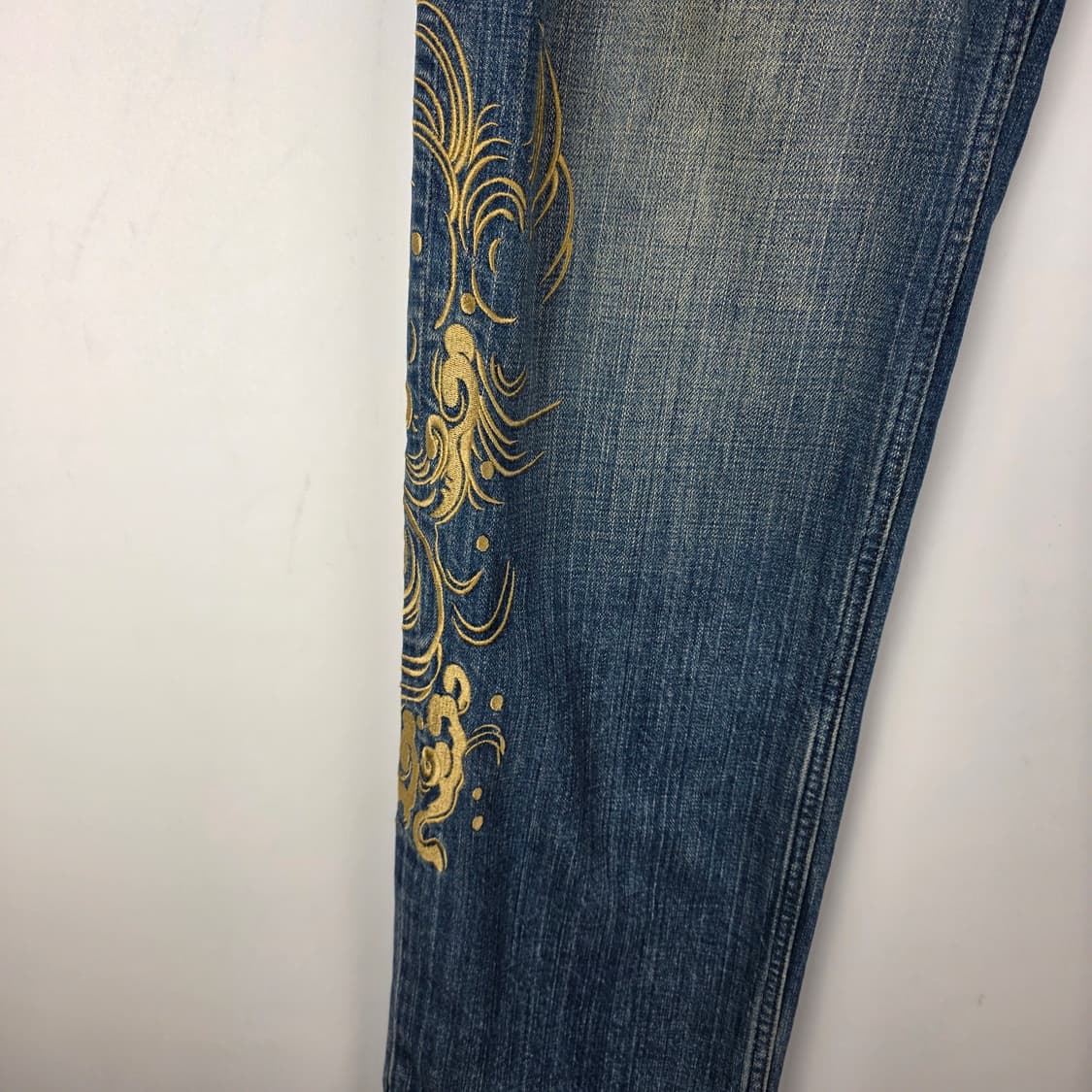 카라쿠리 타마시 자수 데님팬츠 상품이미지4