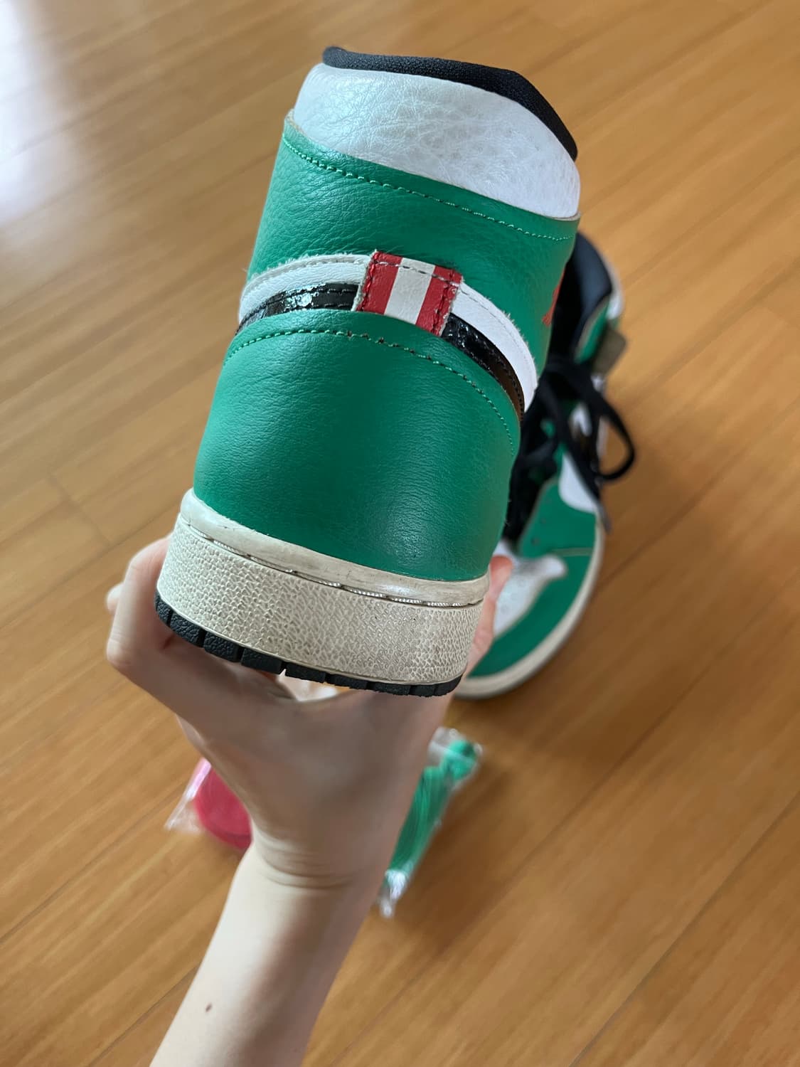 나이키 조던1하이 럭키그린 w245 여분끈有 상품이미지4