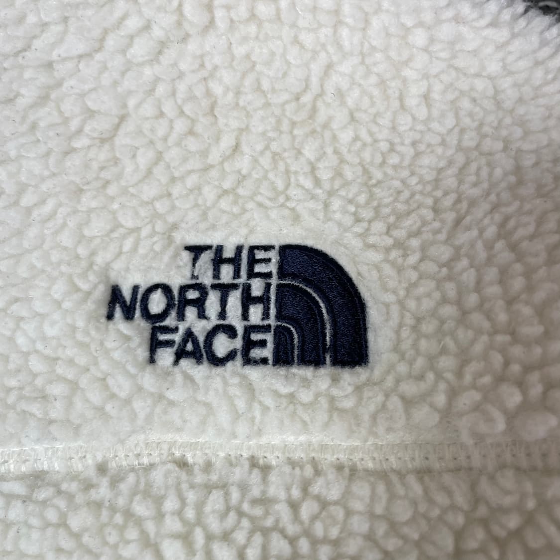 노스페이스 네이비 로고 화이트 뽀글이 플리스 자켓 L 상품이미지5
